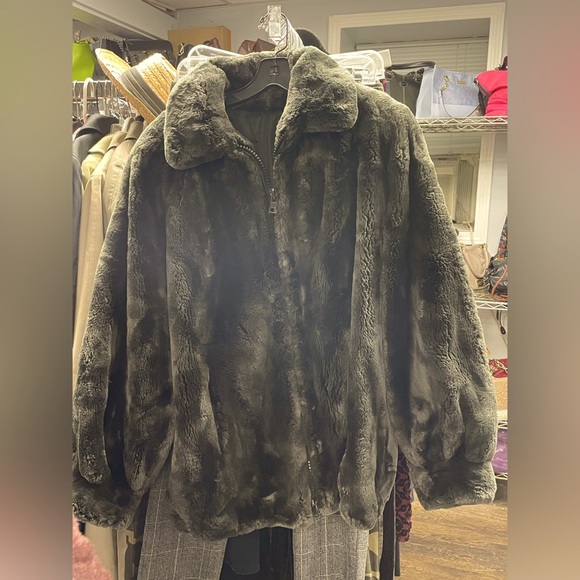 Saks Fifth Avenue Fur🔥 - Picture 1 of 3